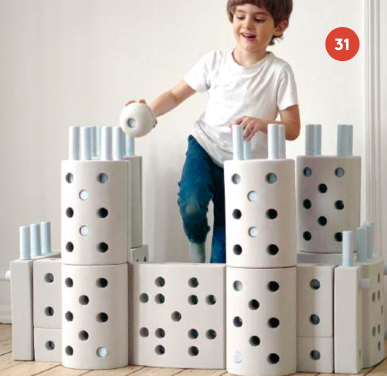 Let your child build a castle with Modu. 